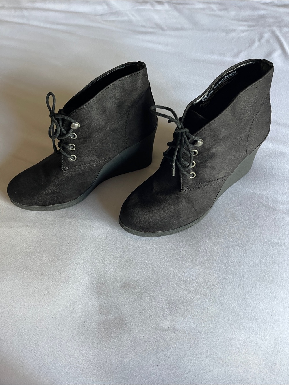 Merona Black Faux Suede Lace Up Wedge Ankle Bootie Size 6.5
